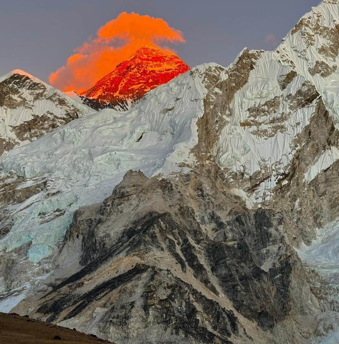 EVEREST BASE CAMP TREK 9 DAYS EVEREST BASE CAMP TREK 9 DAYS